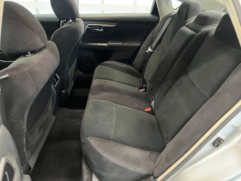 Used 2013 Nissan Altima 3.5 SV image 32