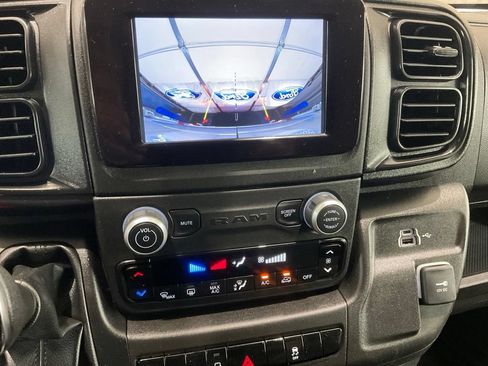 Used 2025 RAM ProMaster 2500 w/ Convenience Group FWD image 18
