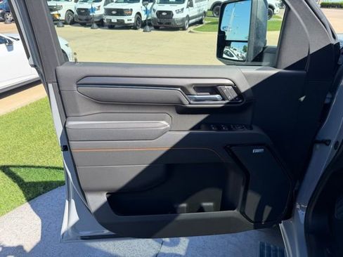 Used 2025 GMC Sierra 2500 AT4 w/ AT4 Premium Plus Package image 8