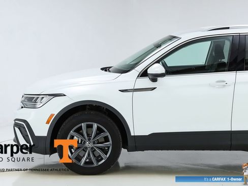 Used 2022 Volkswagen Tiguan SE FWD image 3