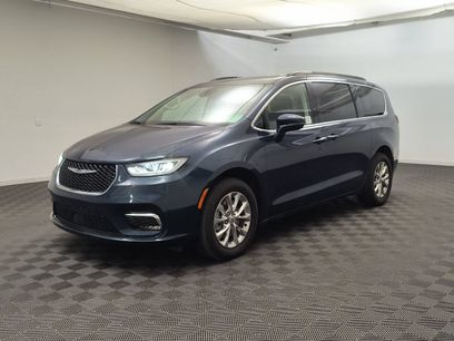 Used 2022 Chrysler Pacifica Touring-L