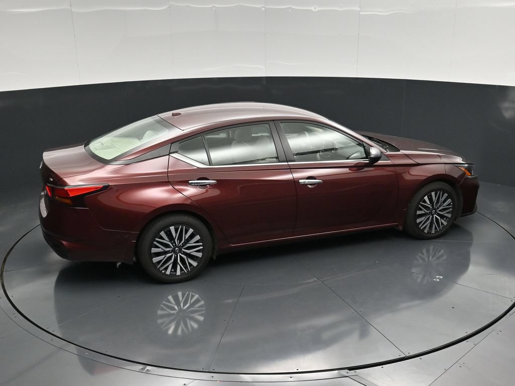 Used 2024 Nissan Altima 2.5 SV FWD image 35
