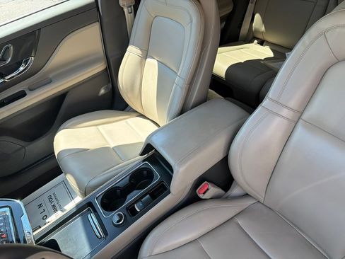 Used 2023 Lincoln Corsair FWD image 32