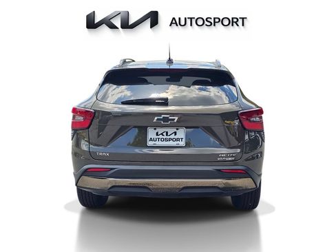 Used 2024 Chevrolet Trax ACTIV FWD image 11