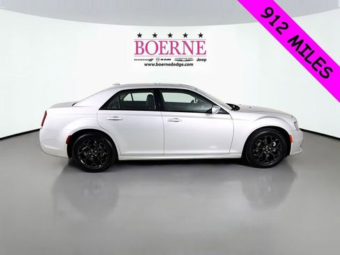 Used 2023 Chrysler 300 Touring L w/ Popular Equipment Group image 8