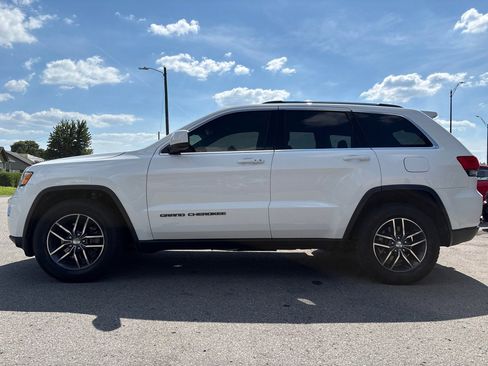 Used 2018 Jeep Grand Cherokee Laredo RWD image 3