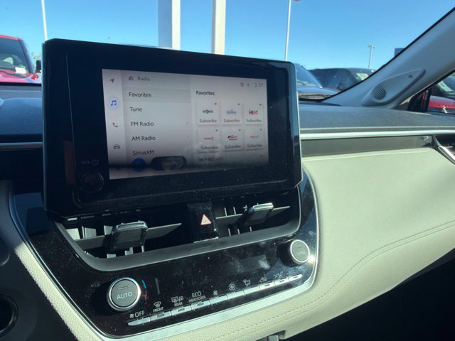 Used 2023 Toyota Corolla Cross XLE w/ Convenience Package FWD image 9