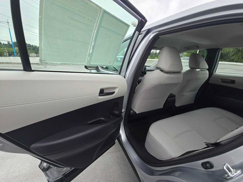Used 2022 Toyota Corolla Cross L AWD/4WD image 15