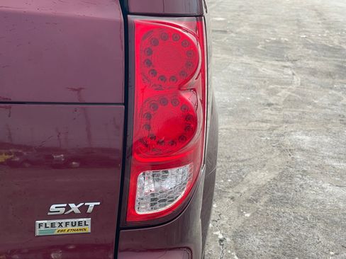 Used 2017 Dodge Grand Caravan SXT image 11