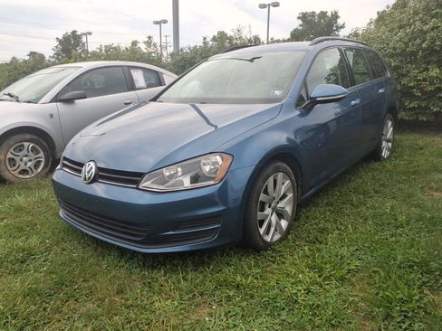 Used 2017 Volkswagen Golf SportWagen FWD image 3