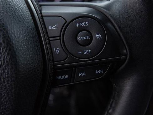 Used 2022 Toyota Camry SE w/ Convenience Package image 16