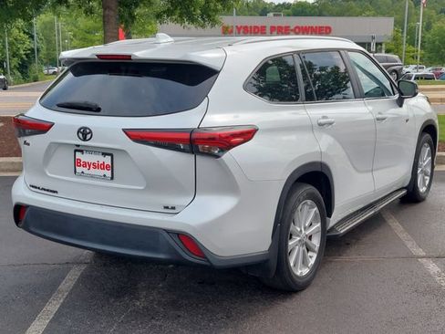 Used 2023 Toyota Highlander XLE FWD image 29