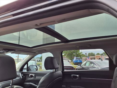 Used 2023 Kia Sorento S w/ Panoramic Sunroof Package FWD image 16