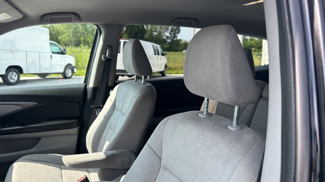 Used 2021 Honda Pilot EX image 16