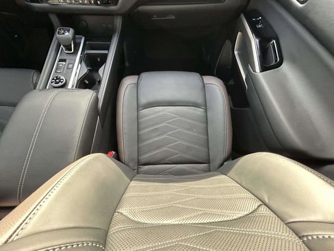 Used 2025 Nissan Pathfinder Platinum w/ Cargo Package image 16