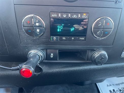 Used 2013 Chevrolet Silverado 1500 LT image 40