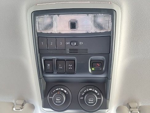 Used 2020 Toyota 4Runner TRD Off-Road Premium image 38