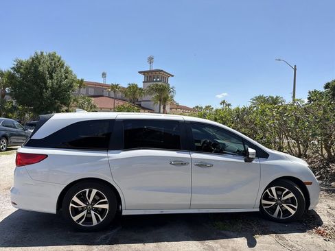 Used 2023 Honda Odyssey Touring image 6