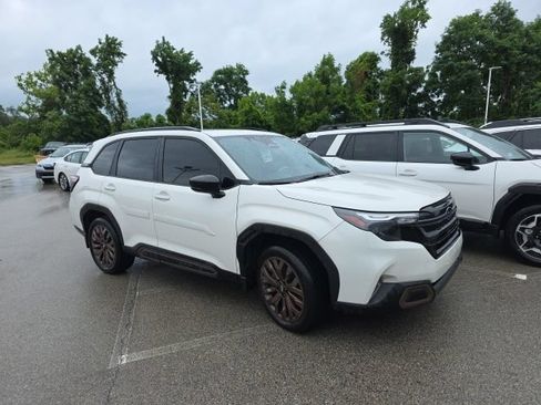 Used 2025 Subaru Forester Sport AWD/4WD image 3