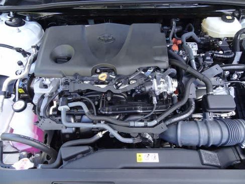 Used 2025 Toyota Camry LE FWD image 33