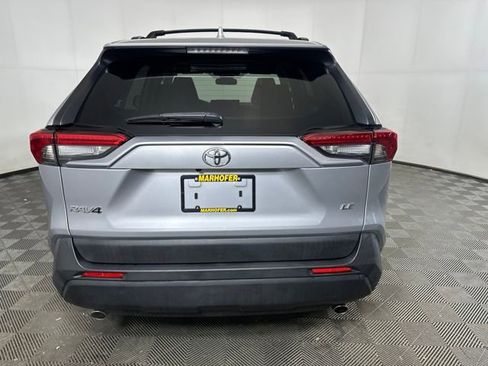 Used 2019 Toyota RAV4 LE image 4