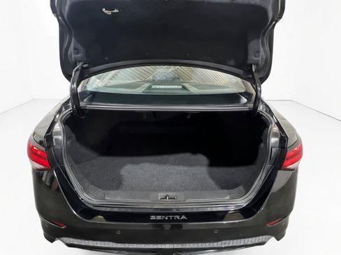 Used 2022 Nissan Sentra SR w/ Midnight Edition FWD image 17