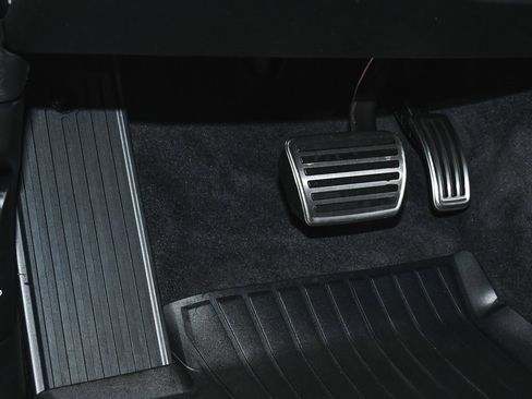 Used 2022 Porsche Cayenne GTS image 24