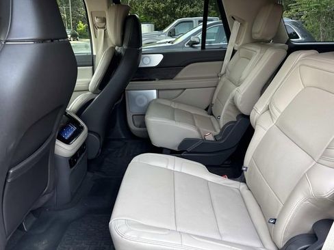 Used 2024 Lincoln Navigator Reserve AWD/4WD image 11