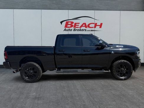 Used 2019 RAM 2500 Big Horn w/ Black Appearance Package AWD/4WD image 9