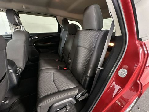 Used 2017 Dodge Journey SE image 26