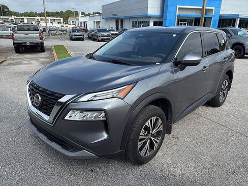 Used 2021 Nissan Rogue SV FWD image 2