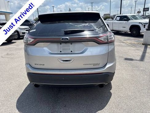 Used 2015 Ford Edge Titanium w/ Technology Package FWD image 4