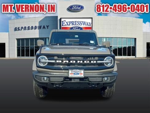 Used 2025 Ford Bronco Outer Banks image 4