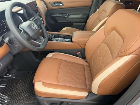 New 2026 Nissan Pathfinder Platinum AWD/4WD image 14