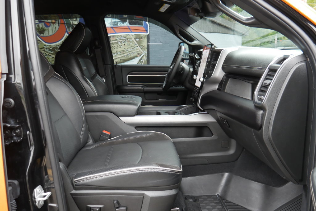 Used 2025 RAM 3500 Laramie AWD/4WD image 7