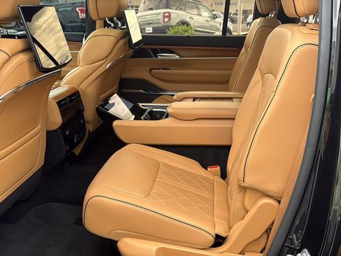 Used 2023 Jeep Grand Wagoneer L Series III w/ Rear Seat Video Group 1 AWD/4WD image 26