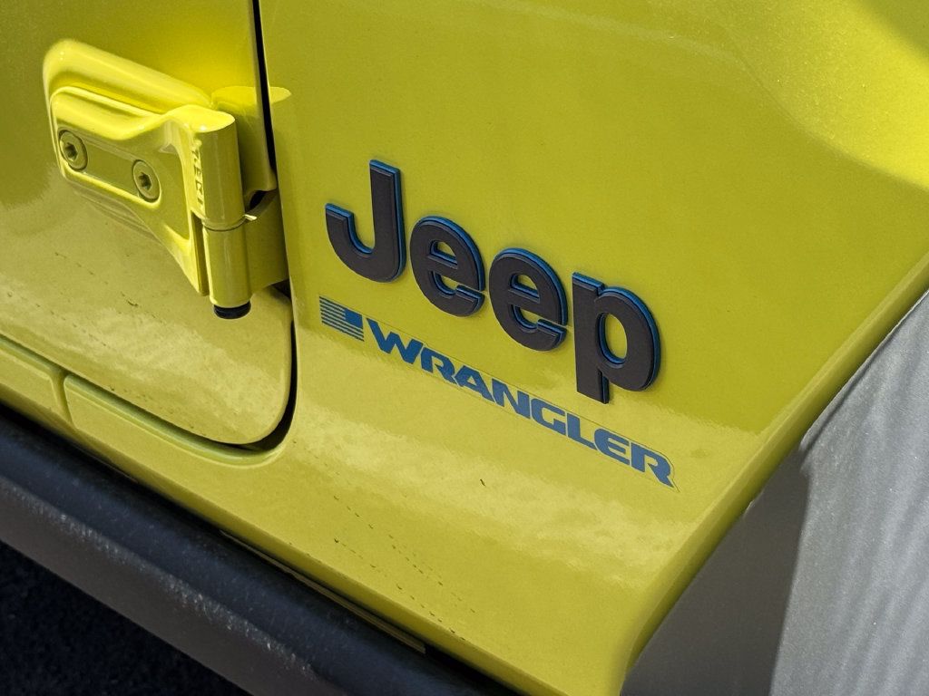 Used 2023 Jeep Wrangler Unlimited w/ Cold Weather Group AWD/4WD image 3