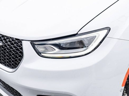 New 2026 Chrysler Pacifica Pinnacle image 34
