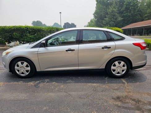 Used 2014 Ford Focus S FWD image 4