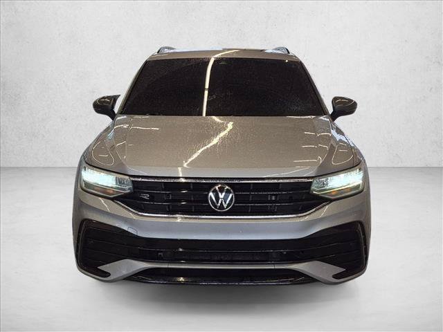 Used 2022 Volkswagen Tiguan SE R-Line FWD image 2