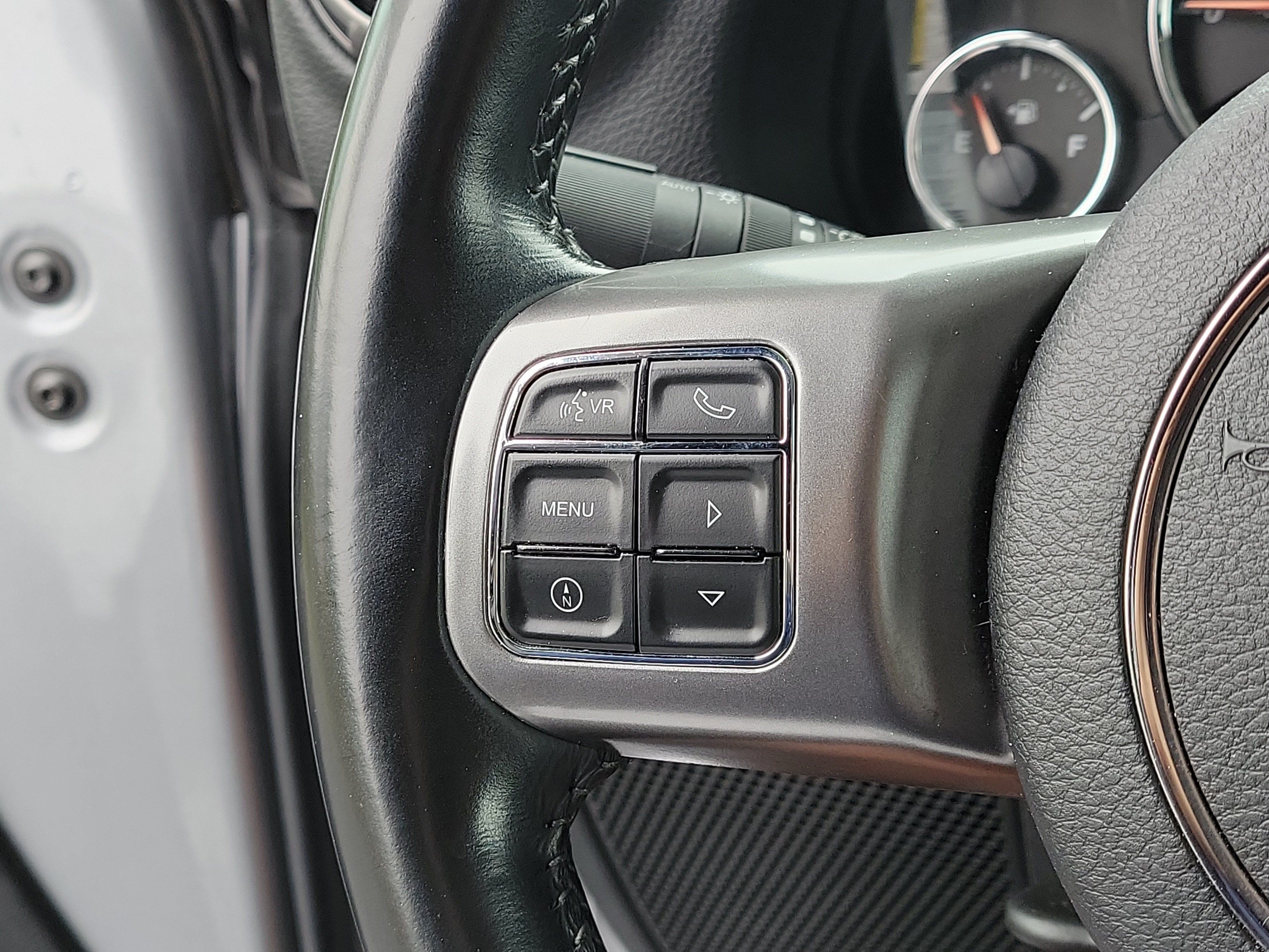 Used 2018 Jeep Wrangler Unlimited Sahara AWD/4WD image 27