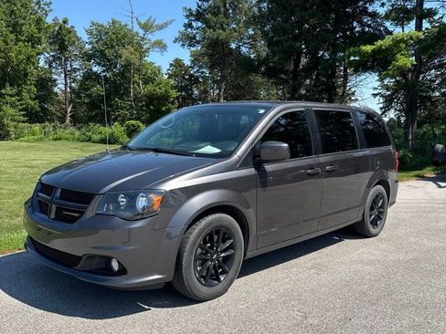 Used 2019 Dodge Grand Caravan GT w/ Safety Sphere Group FWD image 2