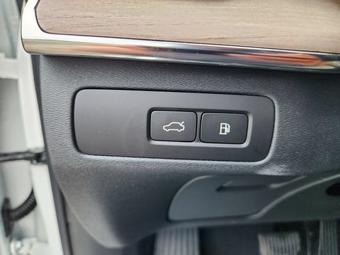 New 2026 Volvo XC90 T8 Plus w/ Protection Package Premier AWD/4WD image 19