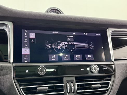 Certified 2024 Porsche Macan image 43