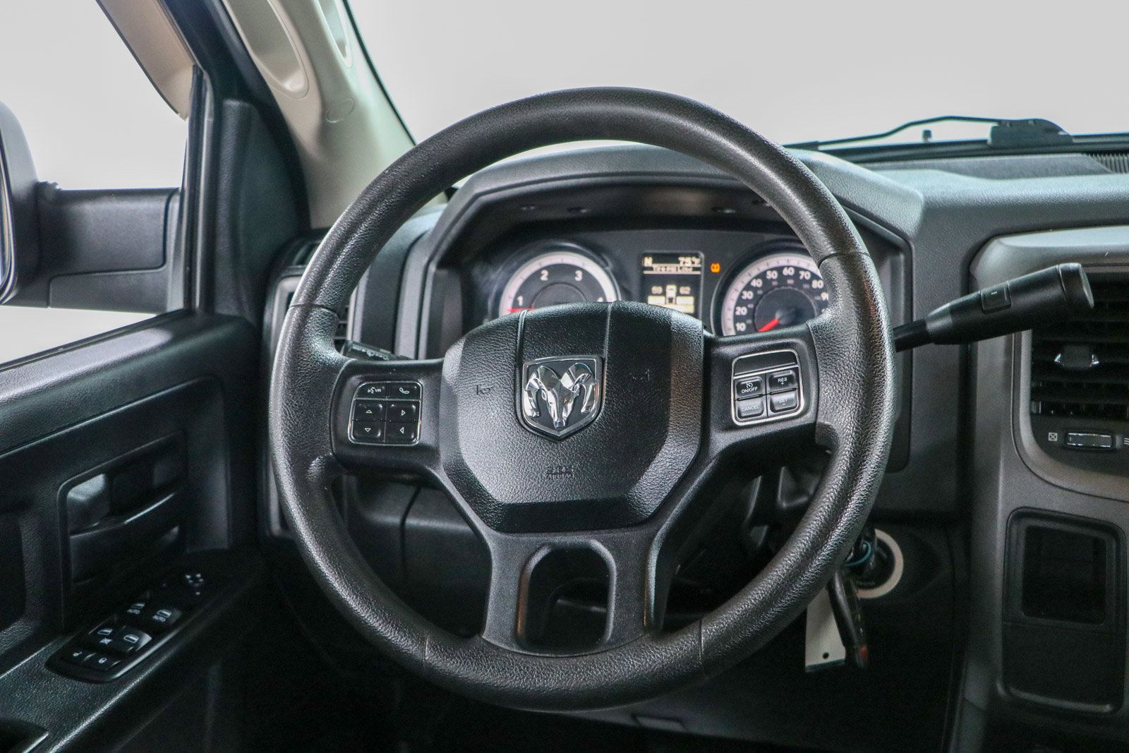 Used 2015 RAM 2500 Tradesman w/ Chrome Appearance Group AWD/4WD image 12