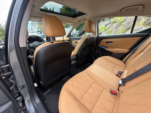 Used 2021 Nissan Sentra SV w/ SV Premium Package FWD image 21