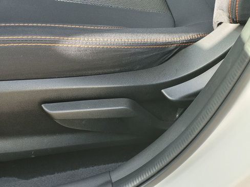 Used 2021 Subaru Crosstrek 2.0i Premium image 16