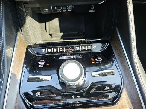 Used 2022 Jeep Grand Wagoneer Series I w/ Flexible Seating Group image 17