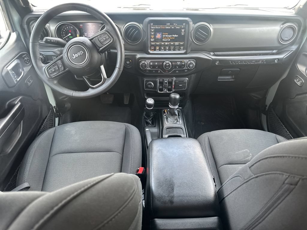 Used 2023 Jeep Wrangler Unlimited w/ Sun & Screen Package AWD/4WD image 22
