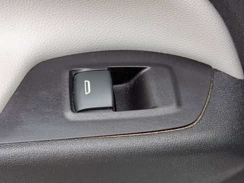 Used 2018 Chevrolet Equinox LS FWD image 29